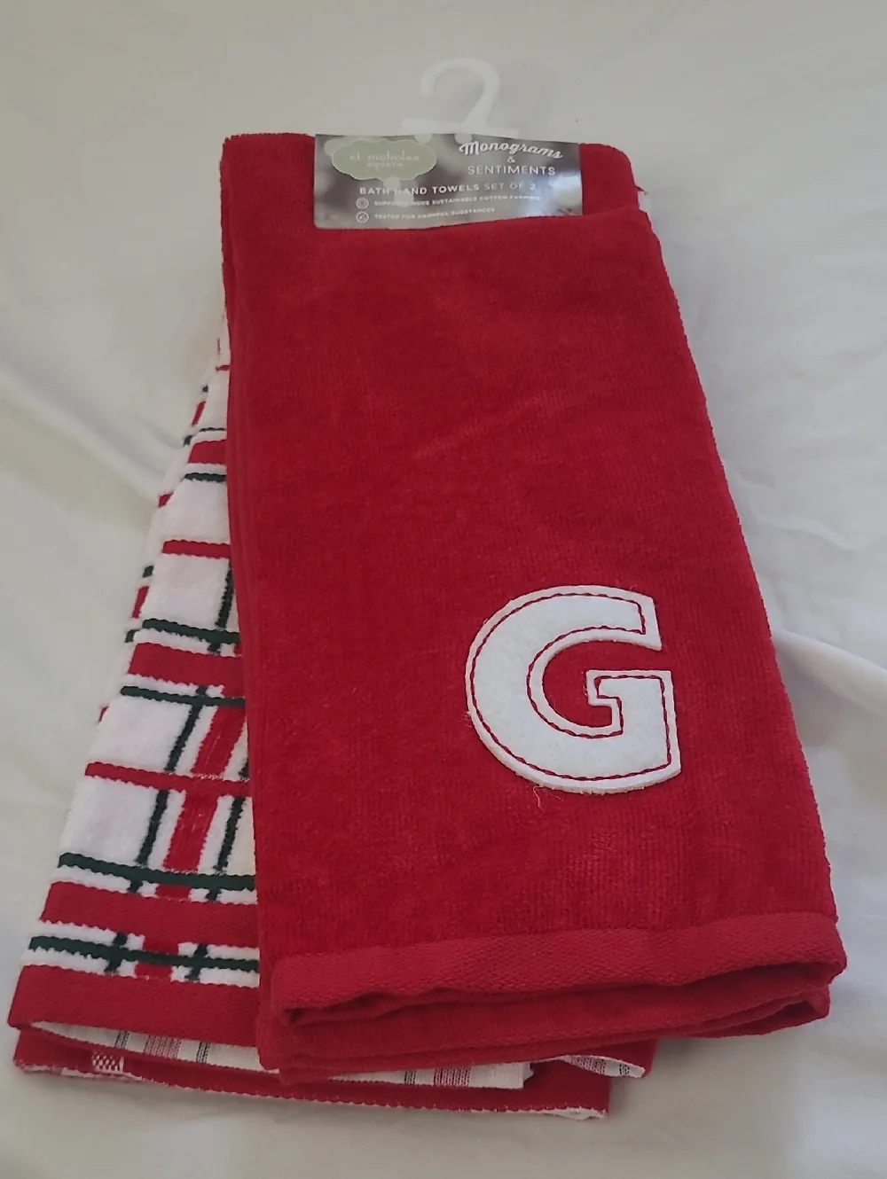 St Nicholas Monogrammed Red 'G' Holiday Towel Set 2 Pcs